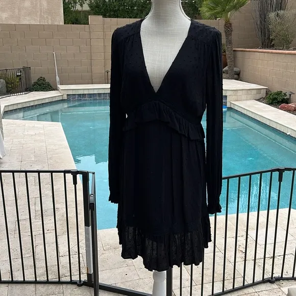 🆕 PAIGE Odelise Black Clip Dot Long Sleeve Dress -Size M