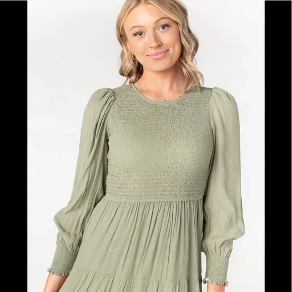 ⭐️ Spiced Smocked Long Sleeve Dress