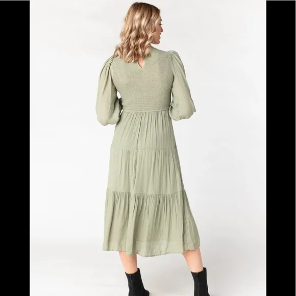 ⭐️ Spiced Smocked Long Sleeve Dress