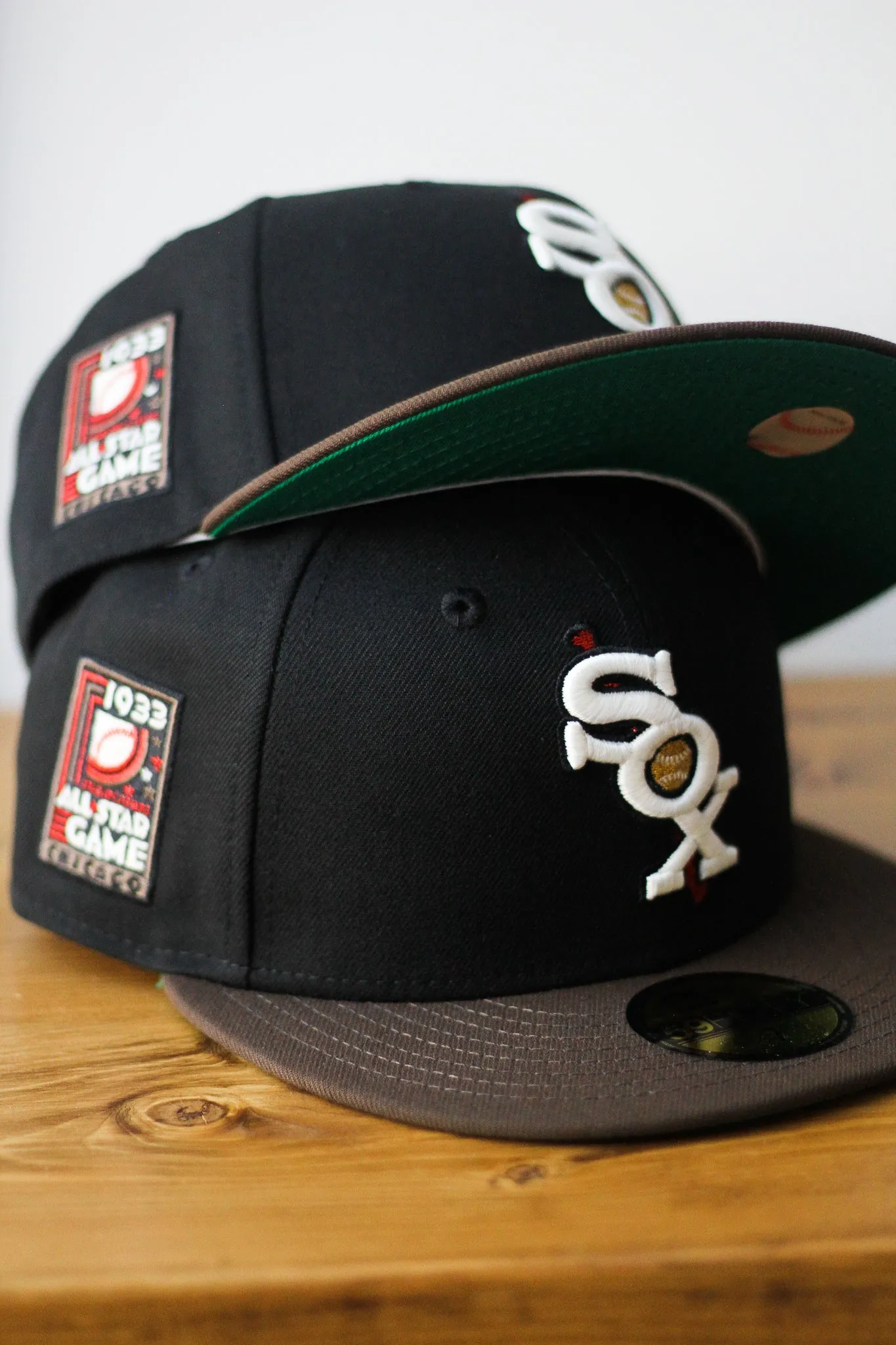 1933 CHICAGO WHITE SOX BLACK/BROWN FITTED W/ GREEN UNDER VISOR
