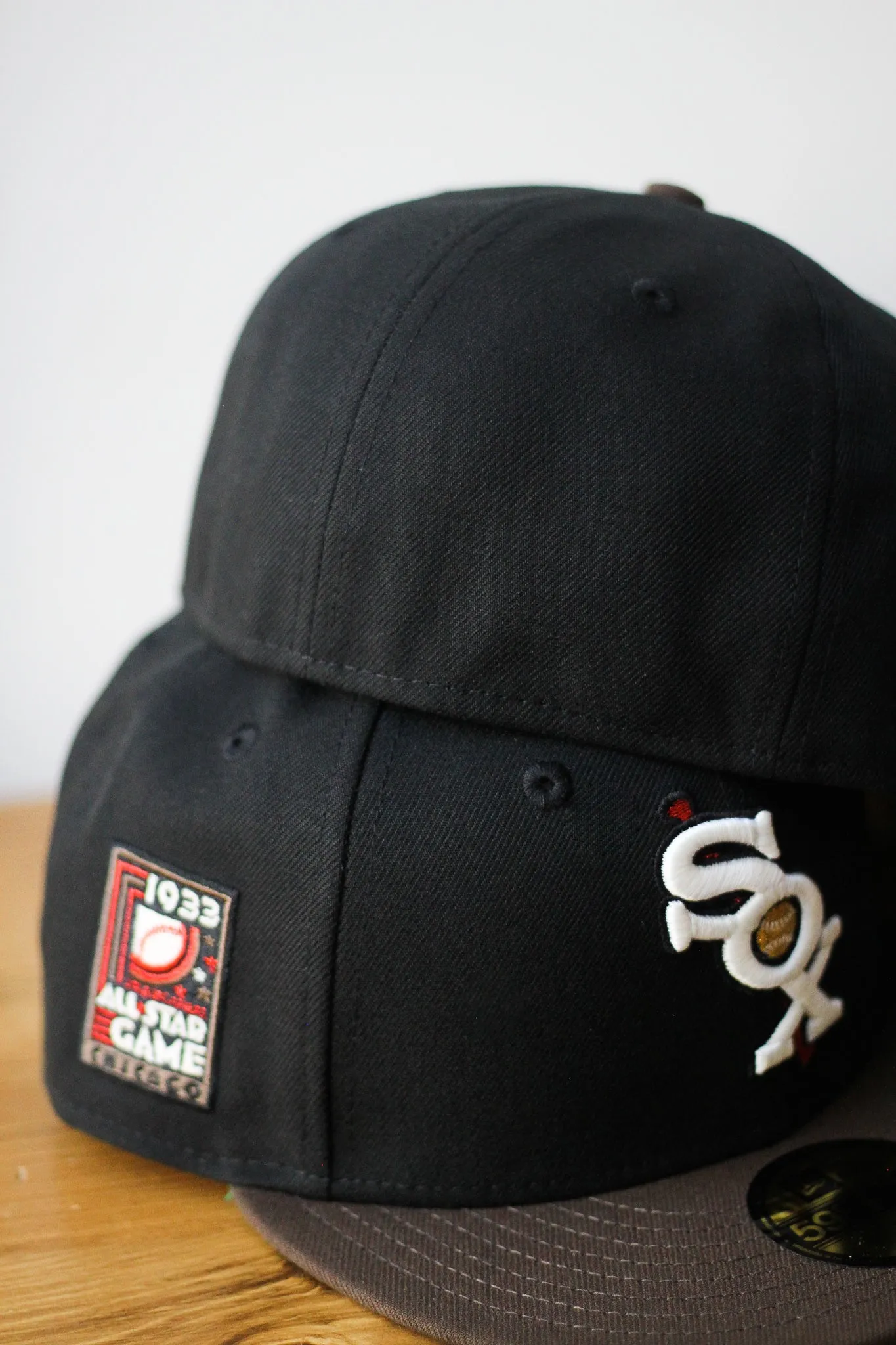 1933 CHICAGO WHITE SOX BLACK/BROWN FITTED W/ GREEN UNDER VISOR