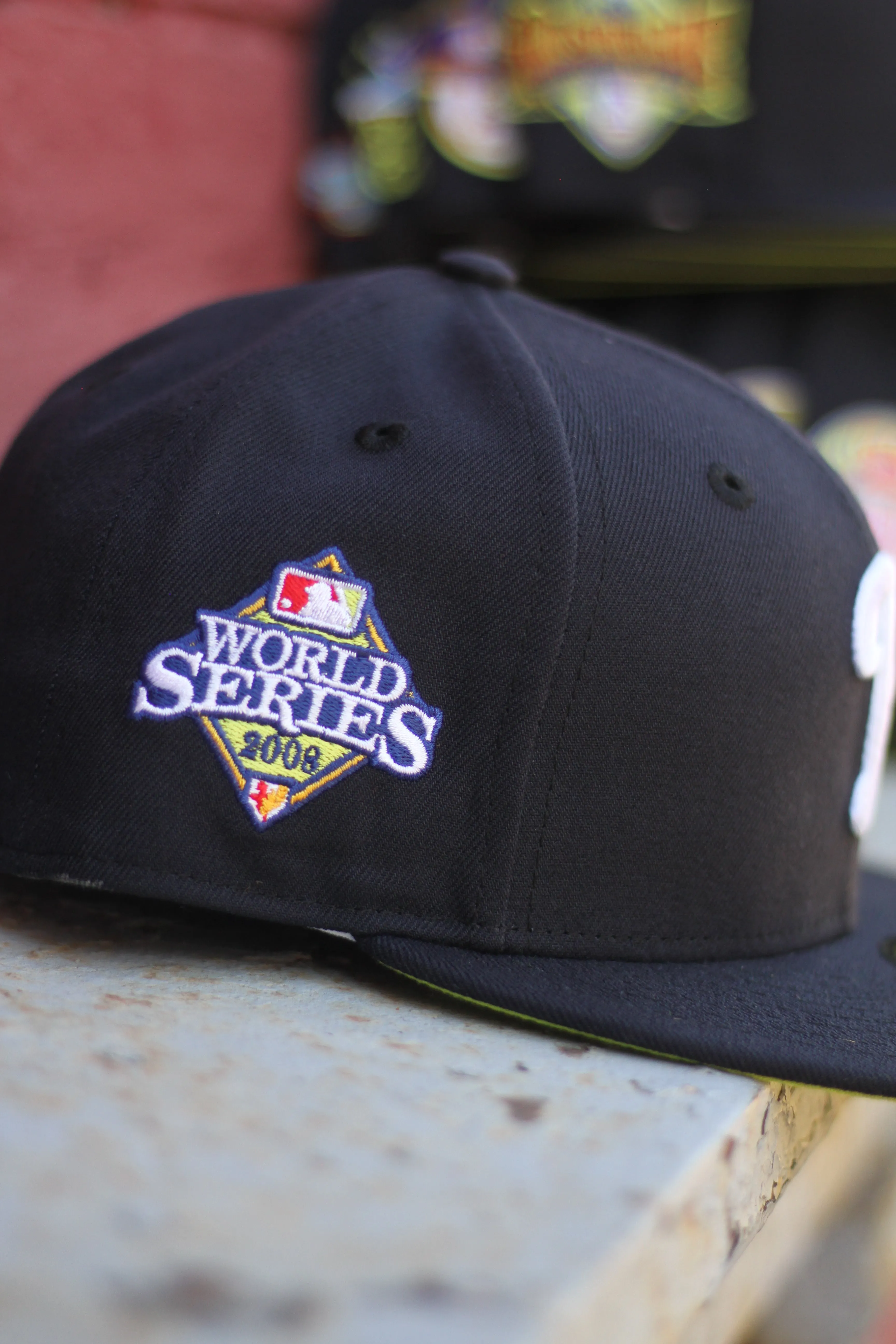 2008 PHILADELPHIA PHILLIES NAVY FITTED W/ KIWI UNDER VISOR
