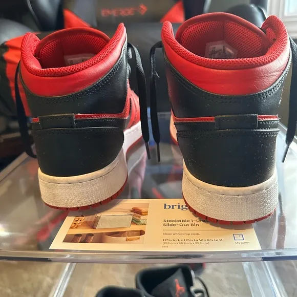 Air Jordan 1 mid reverse black red size 6Y