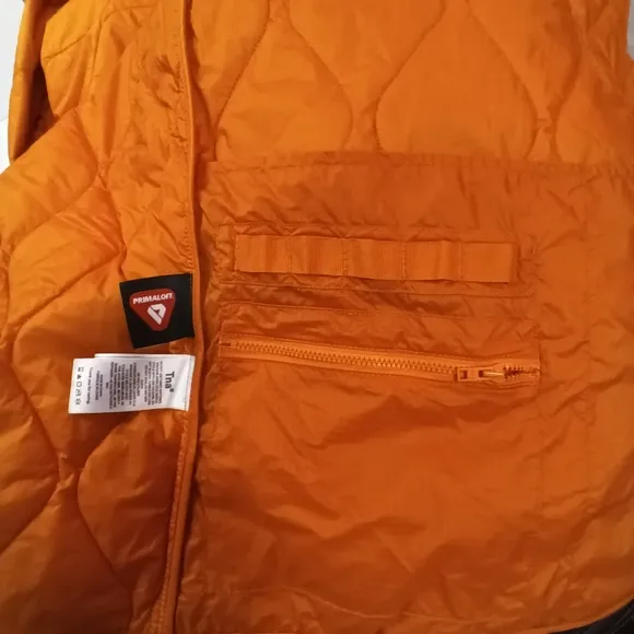 Aritzia Tna Wicker Lightweight Puffer Jacket Orange Size Small