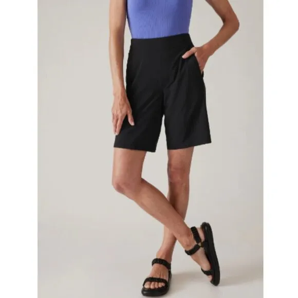 Athleta BROOKLYN BERMUDA Shorts Black Stretch Golf Walking Size 2 #798599 RT$69