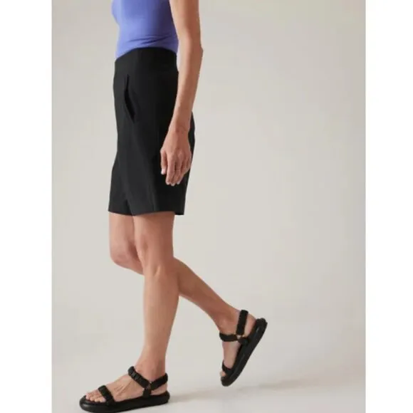 Athleta BROOKLYN BERMUDA Shorts Black Stretch Golf Walking Size 2 #798599 RT$69
