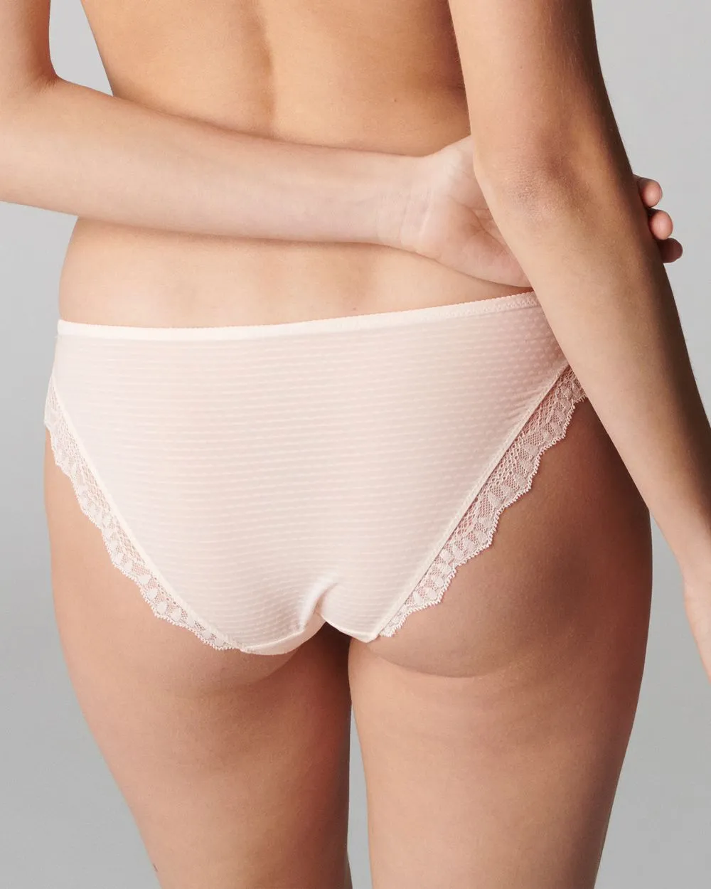 Candide Brief