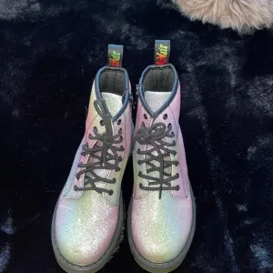 Girls (kids) Dr. Marten’s minimal wear and tear