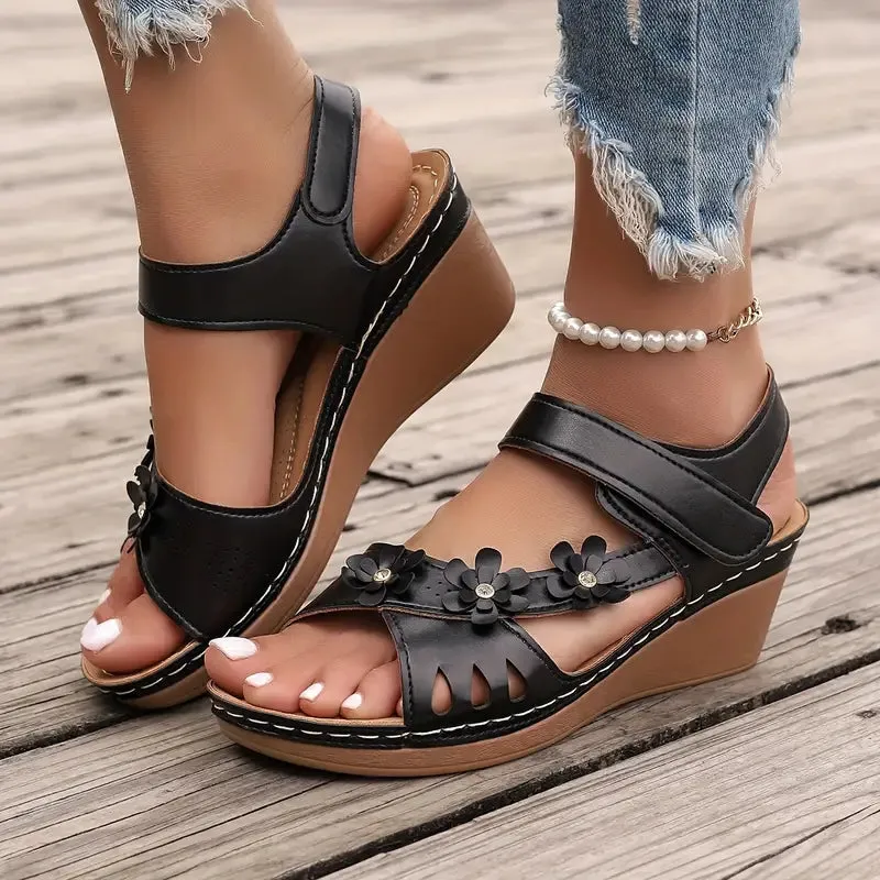 Marlis | Women's platform sandals with soft sole and floral pattern