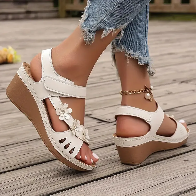 Marlis | Women's platform sandals with soft sole and floral pattern
