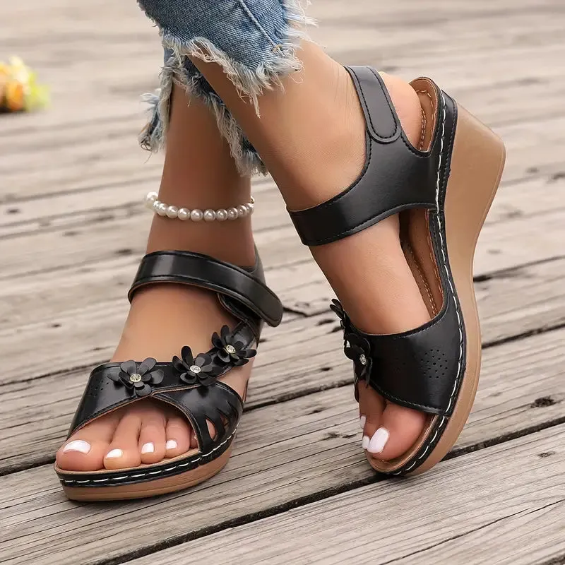 Marlis | Women's platform sandals with soft sole and floral pattern