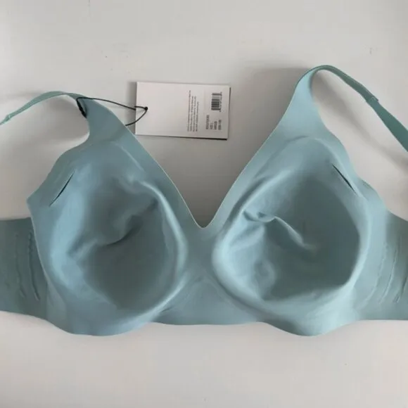 New! KNIX • Revolution V-Neck Bra in Vapour • Large