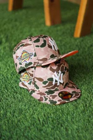 NEW YORK YANKEES DUCK CAMO FITTED W/ ORANGE UNDER VISOR