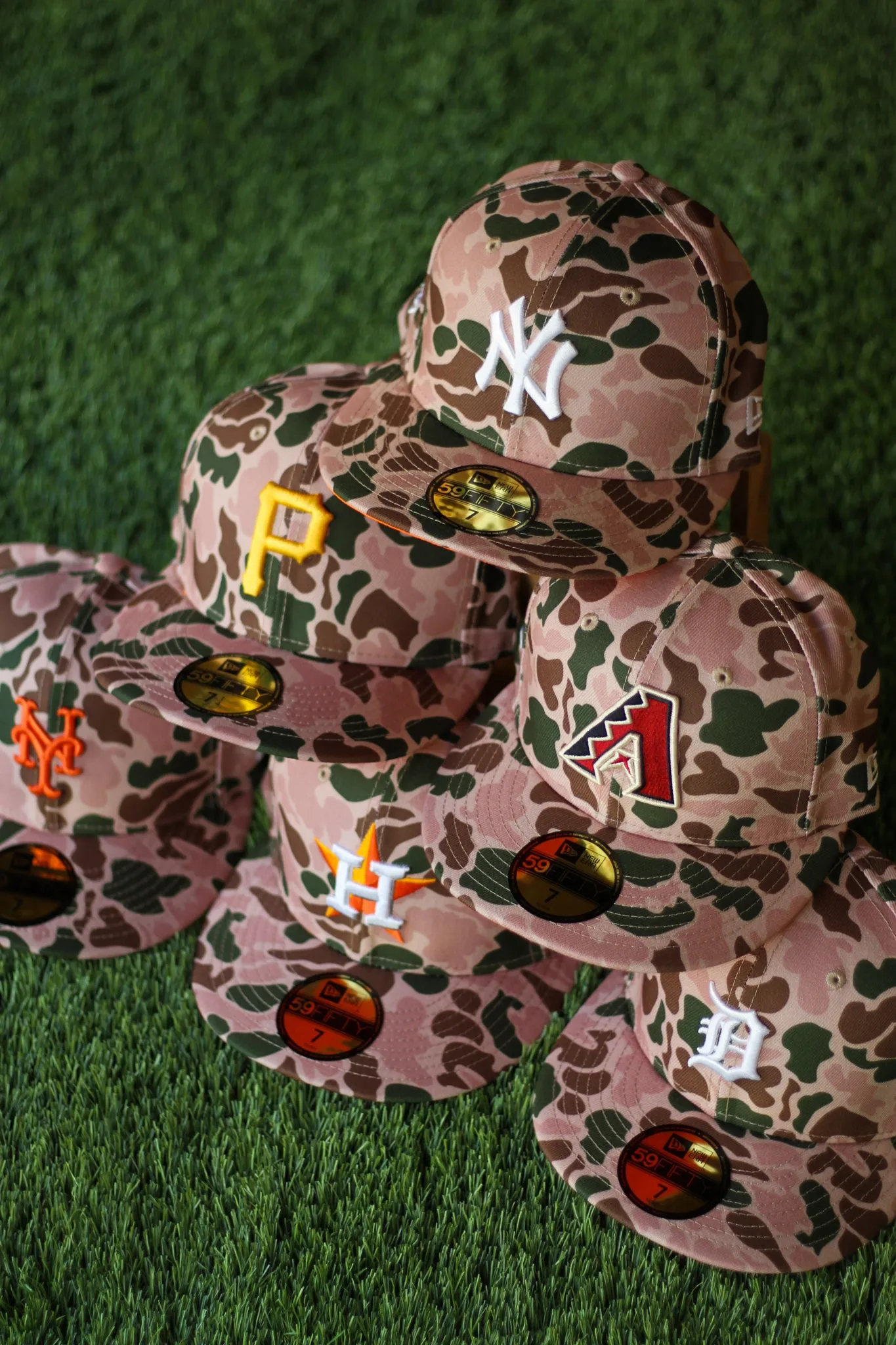 NEW YORK YANKEES DUCK CAMO FITTED W/ ORANGE UNDER VISOR