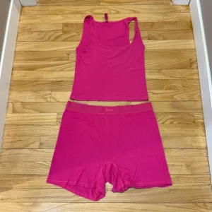 SKIMS MODAL FABRIC TANK AND BOXERS SET, MAGENTA, 2X