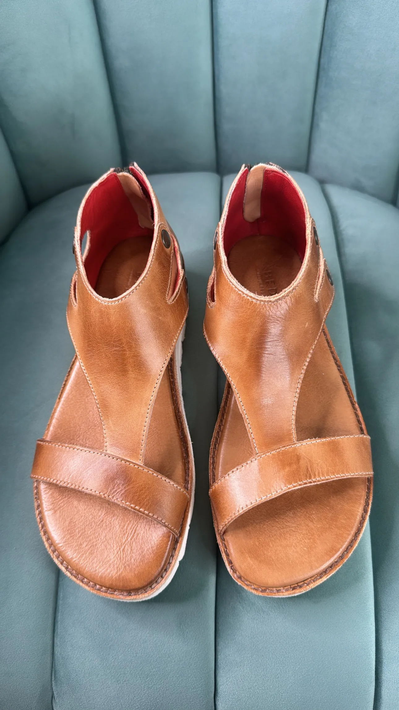 Soni ii, Tan Rustic