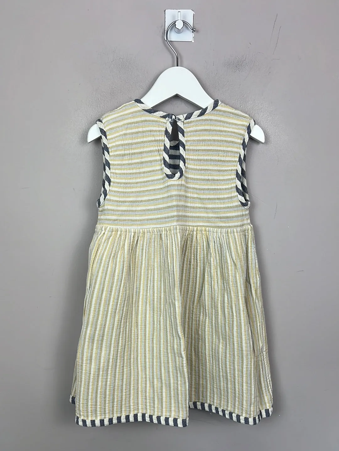 Turtledove reversible stripe dress 7-8y (sizing 6-7y)