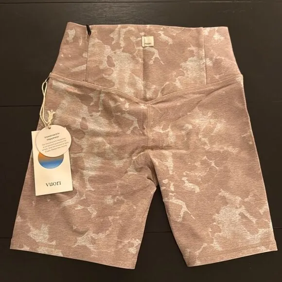 VUORI Clean‎ Elevation Shorty SIZE XS NWT 5” bike short